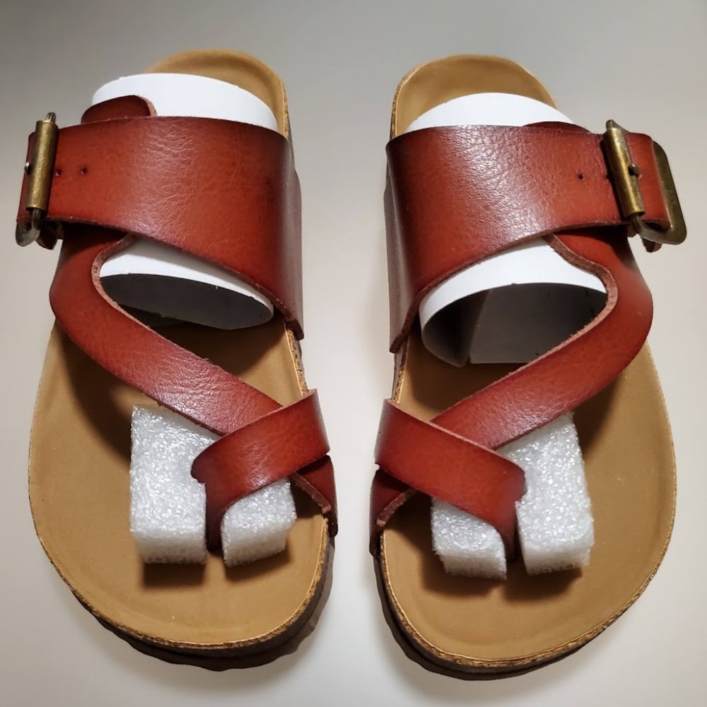 Steve Madden Kids Girls Jwaive Flat Sandal Adjustable Strap Cognac - Picture 7 of 13